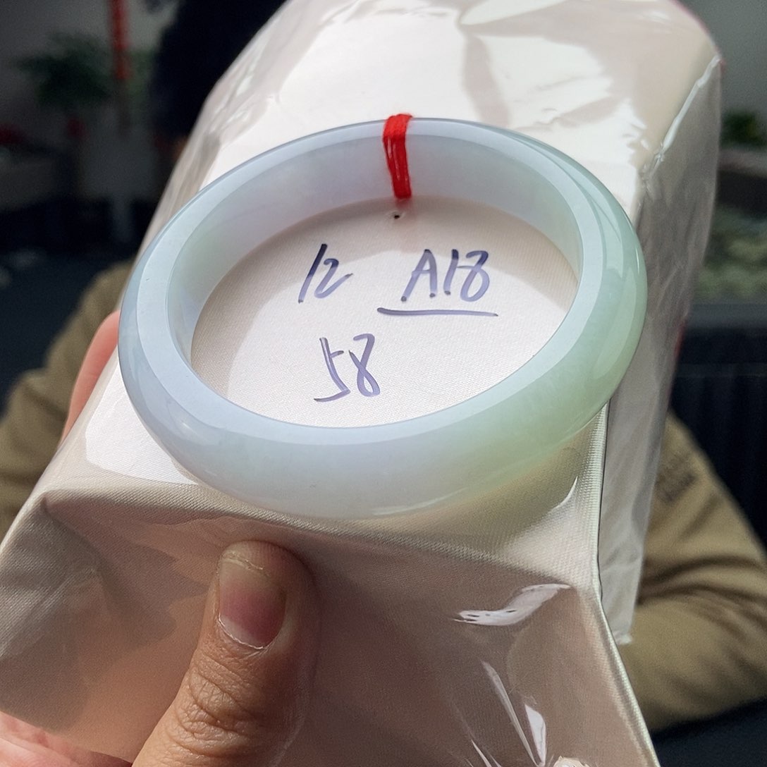 翡翠手镯未镶嵌拍一发一