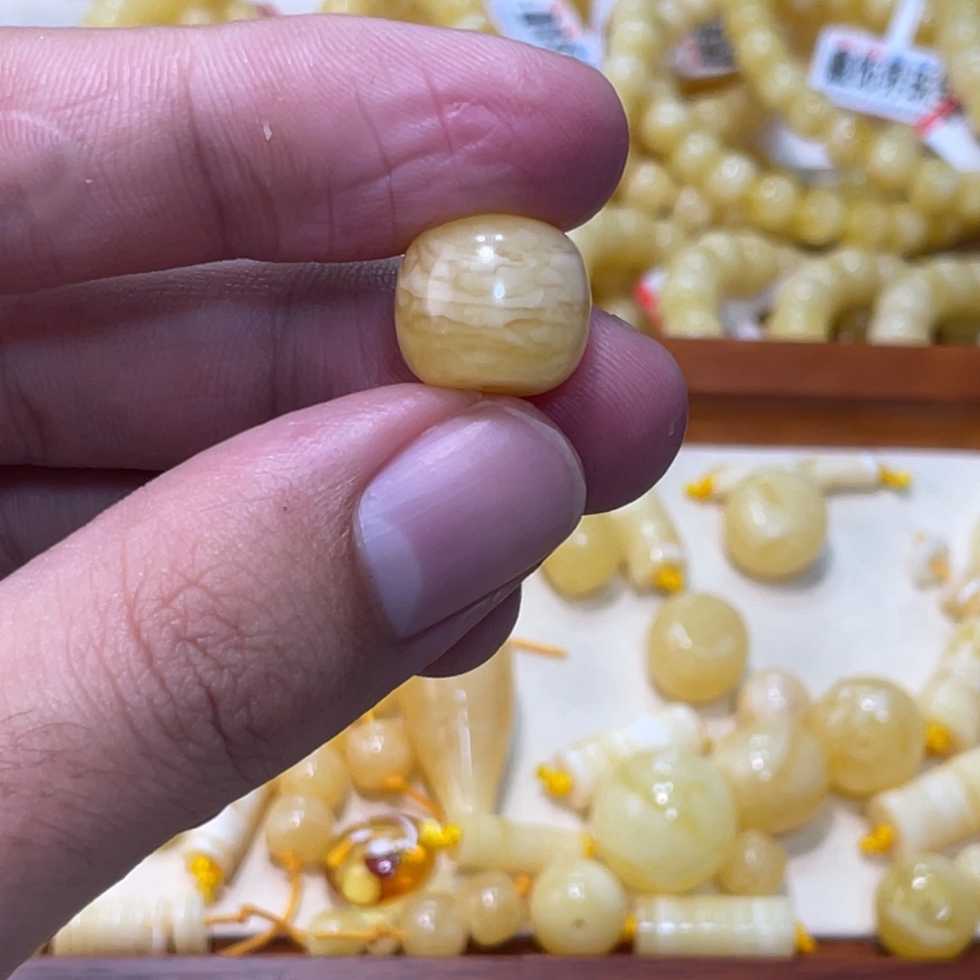 蜜蜡手链未镶嵌两**?蜜蜡单颗