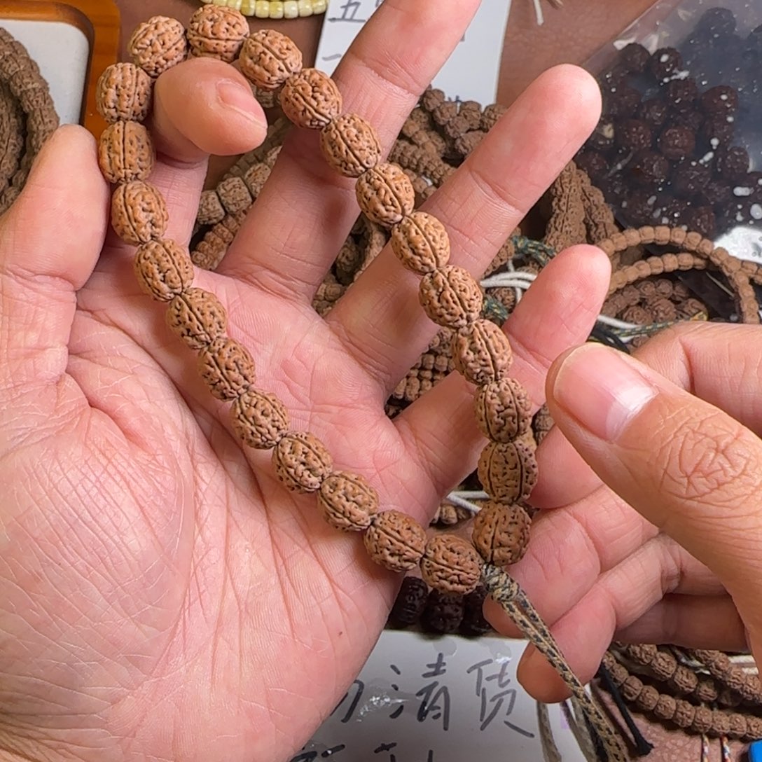 金刚菩提吊坠原桩盘龙纹手持