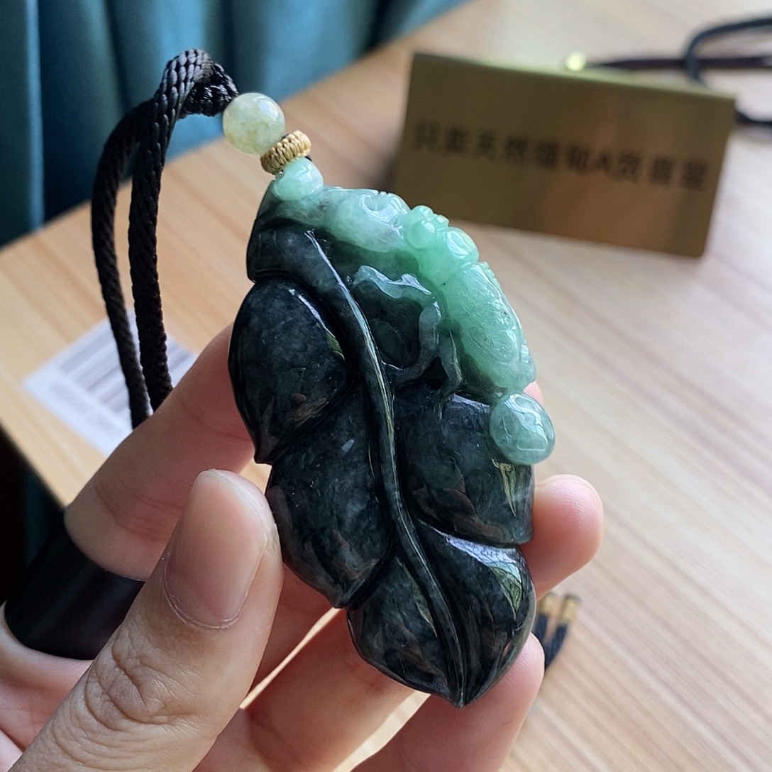 【闪购商品】颈饰未镶嵌翡翠火**丽天然缅甸A货翡翠