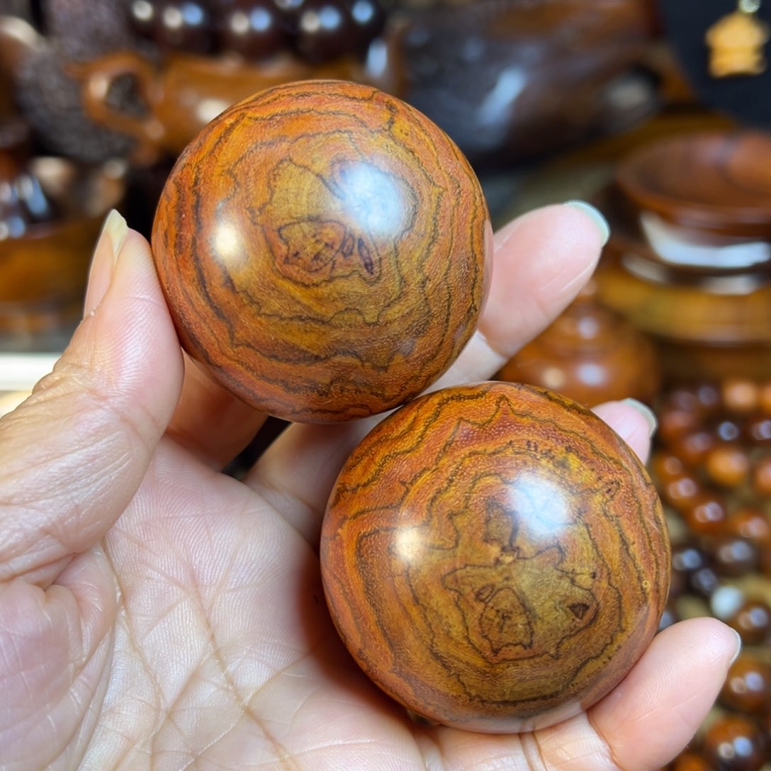 黄花梨/降香黄檀海南黄花梨蝴蝶纹保健球尺寸5.0