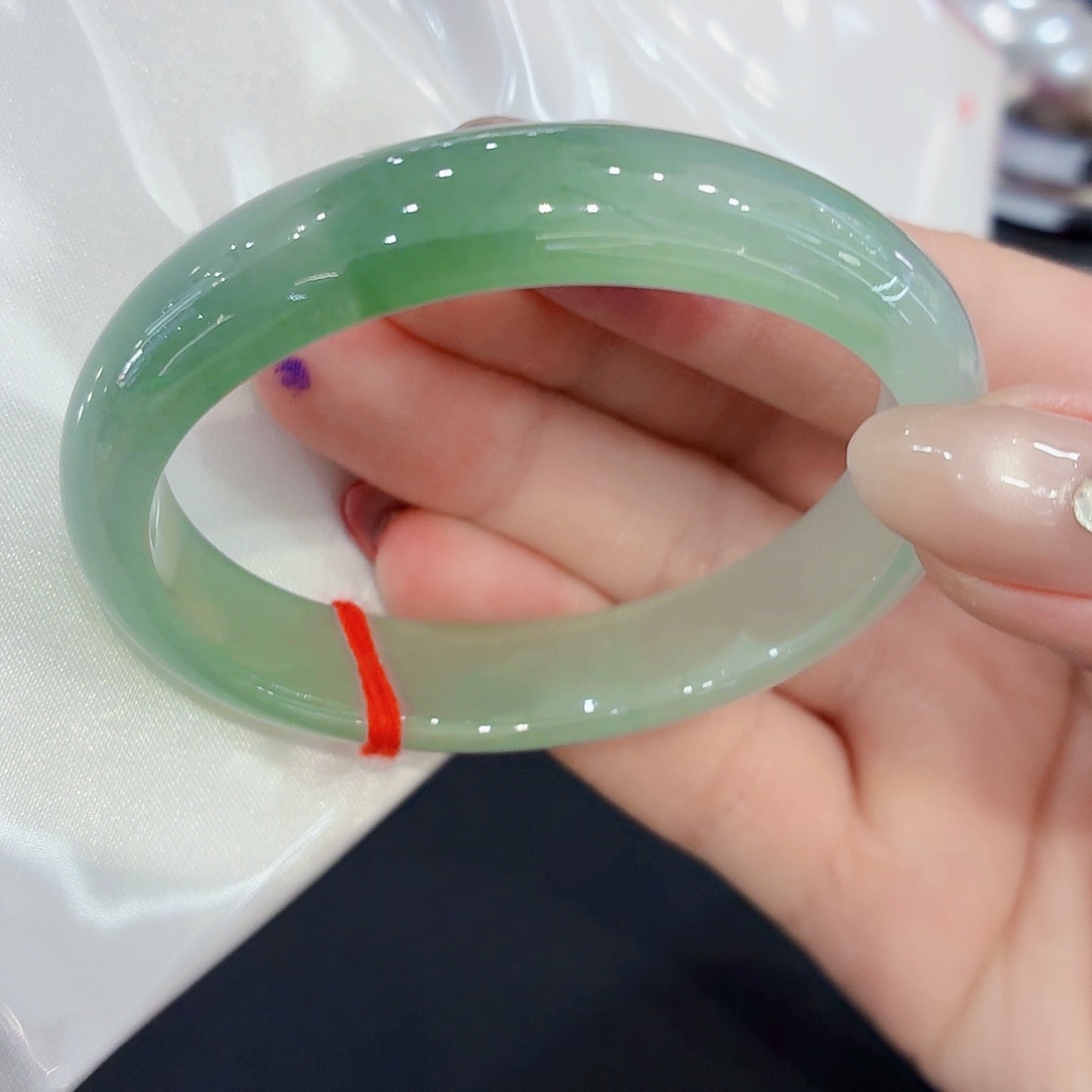 翡翠未镶嵌手镯翡翠51-52圈口（强推）