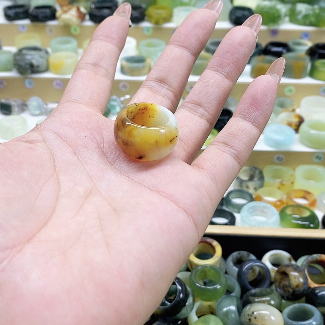 岫玉玉石戒指未镶嵌艾****i