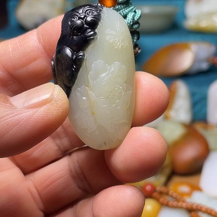 雨***枫和田玉未镶嵌颈饰