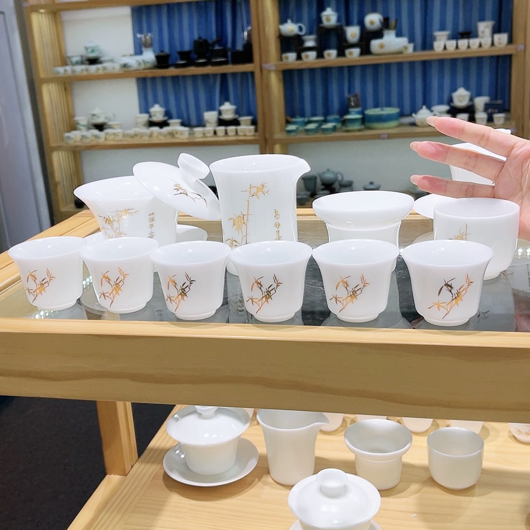 不带礼盒，八个客杯，一个主人杯