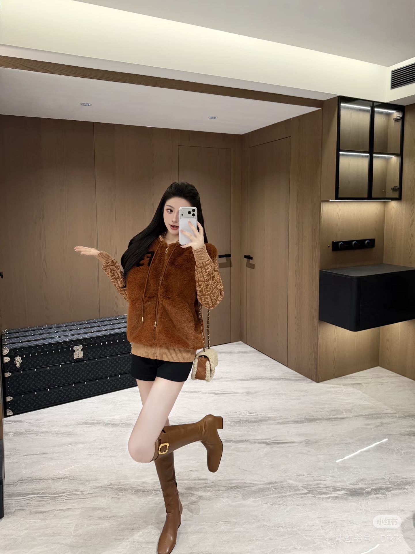 【CC】F家新款咖色貂毛毛外套