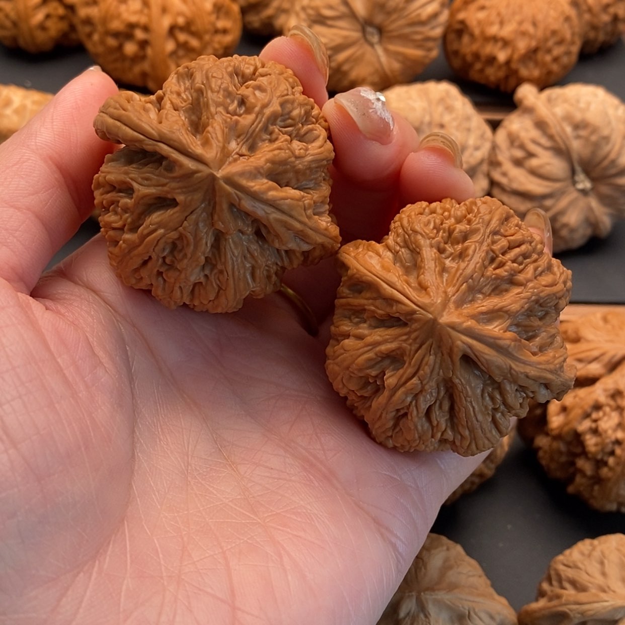 【闪购商品】文玩核桃把件粗筋43，修，边差尺