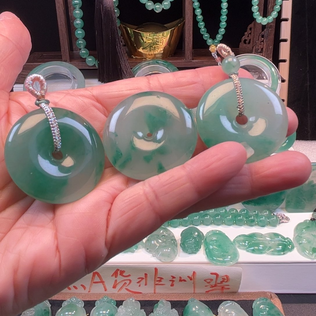 石英质玉吊坠(不含链)合金直径33-36