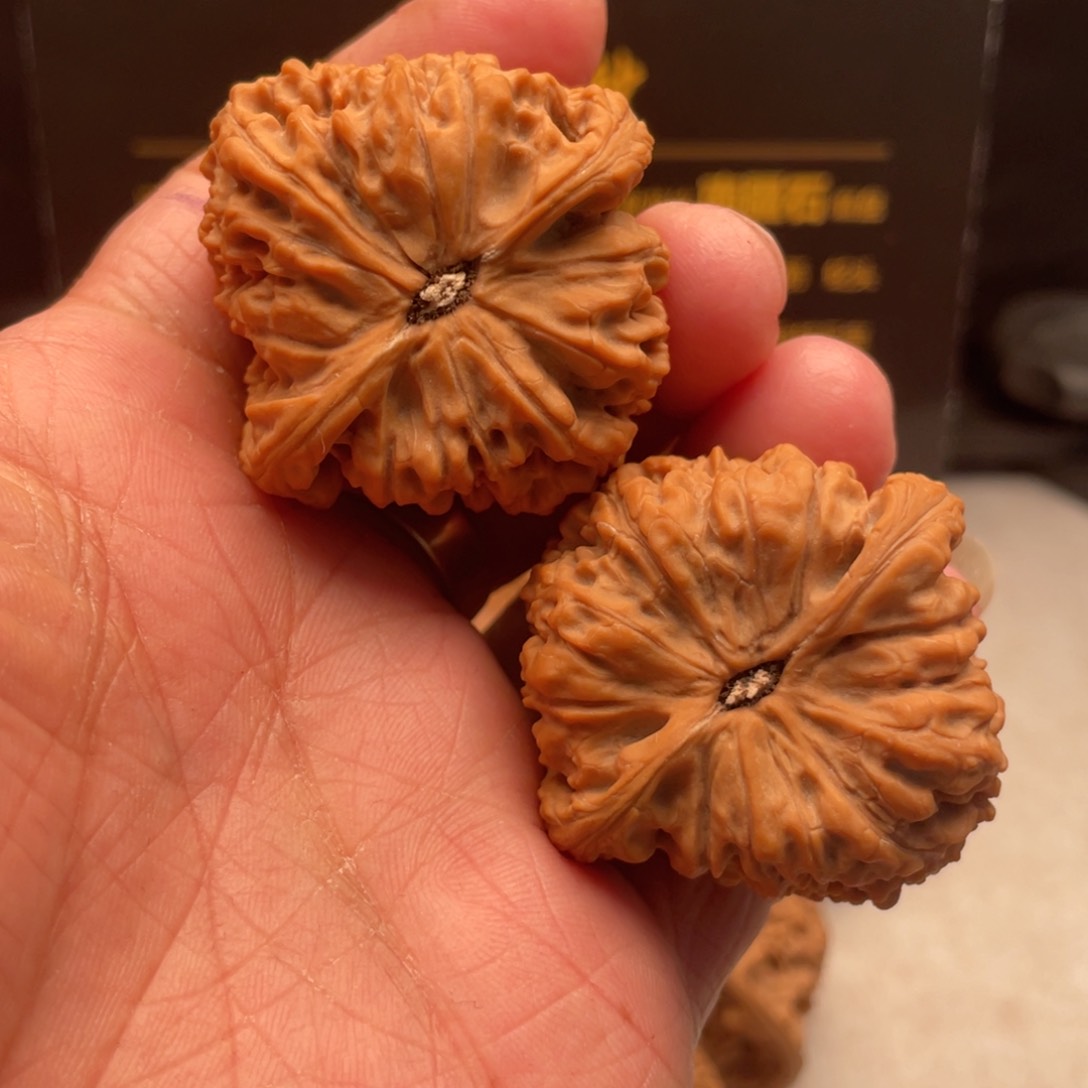 文玩核桃把件最*43尺南疆石