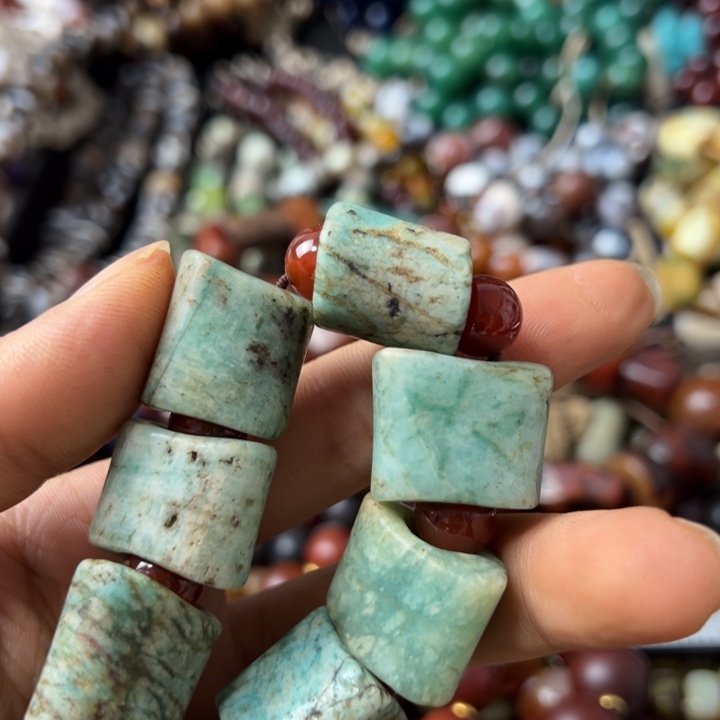 玛瑙/玉髓颈饰未镶嵌何**家