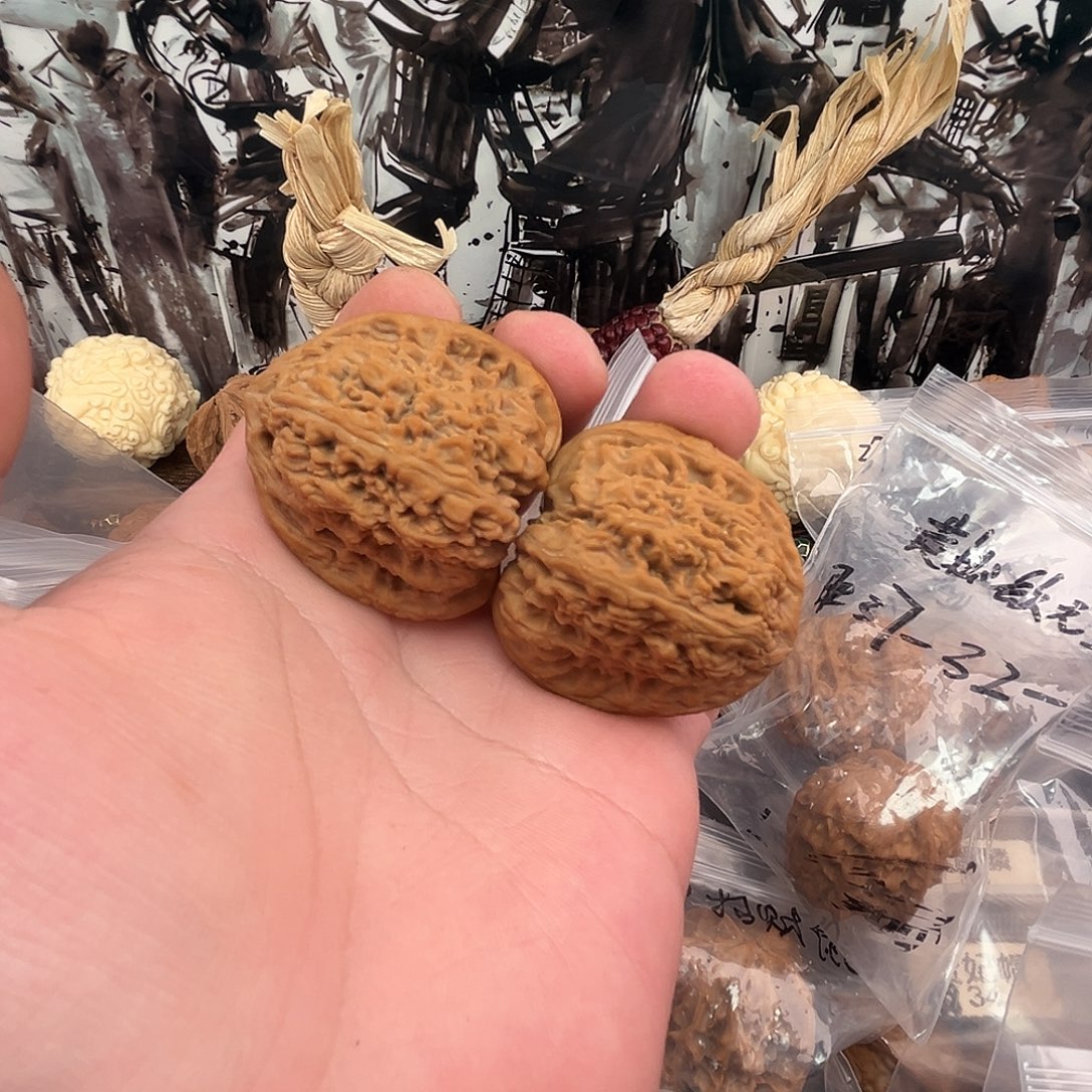 文玩核桃把件三角南疆42尺