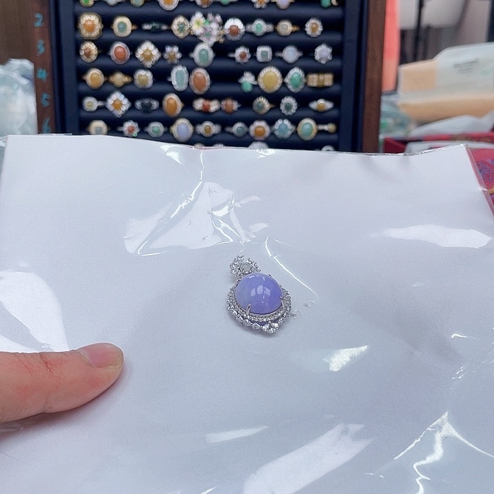 翡翠手镯未镶嵌翡翠吊坠