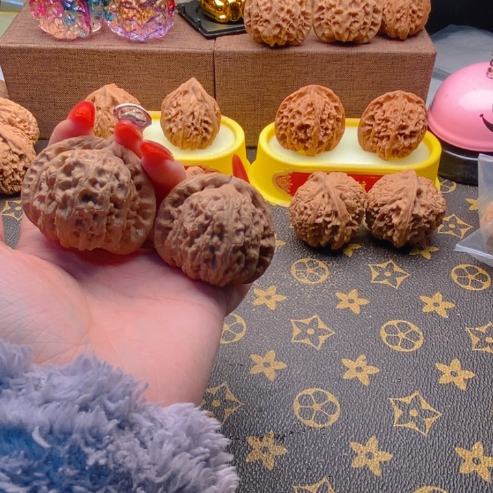 涂**森44尺寸全品无修经典狮子头福利