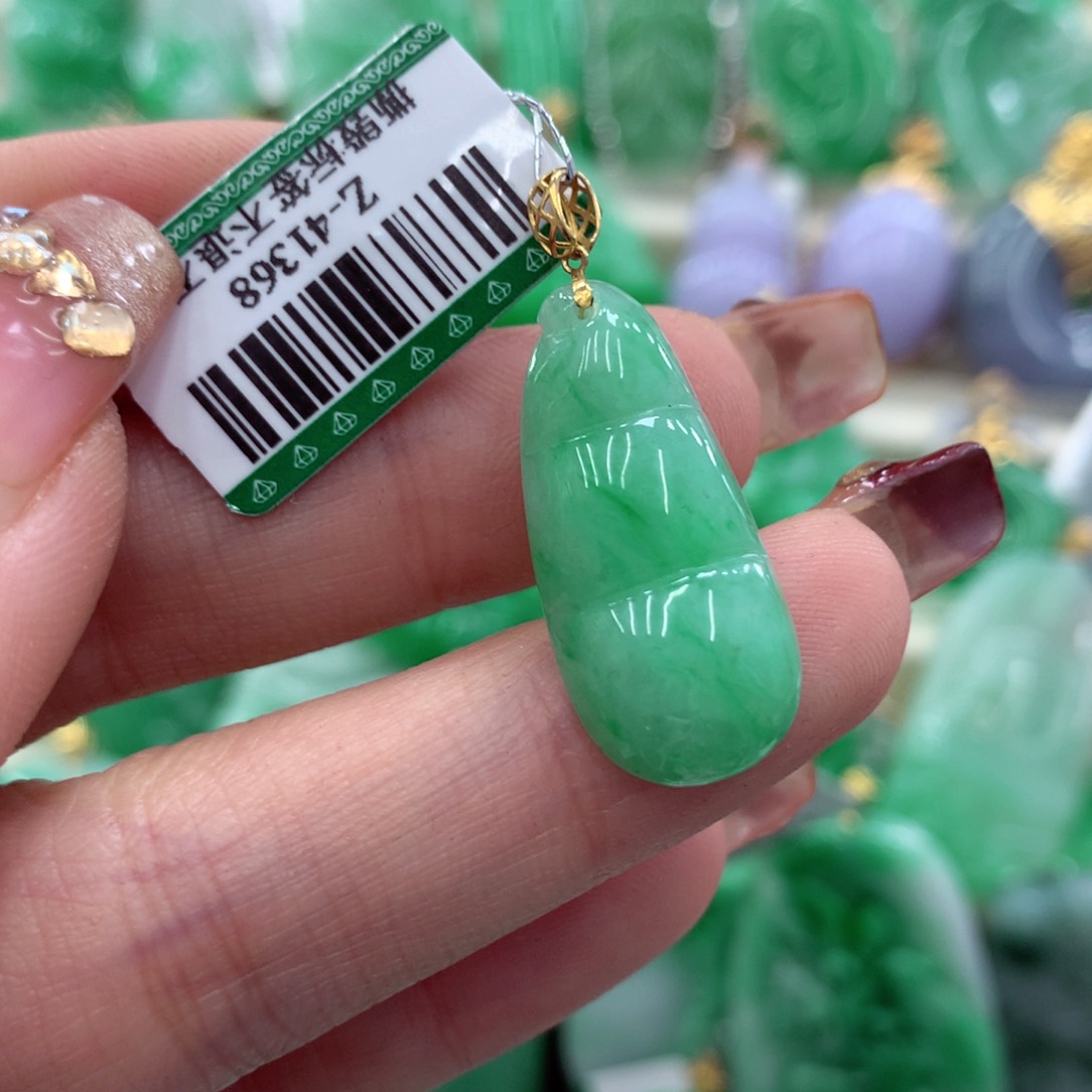 翡翠吊坠(不含链)18K金镶嵌