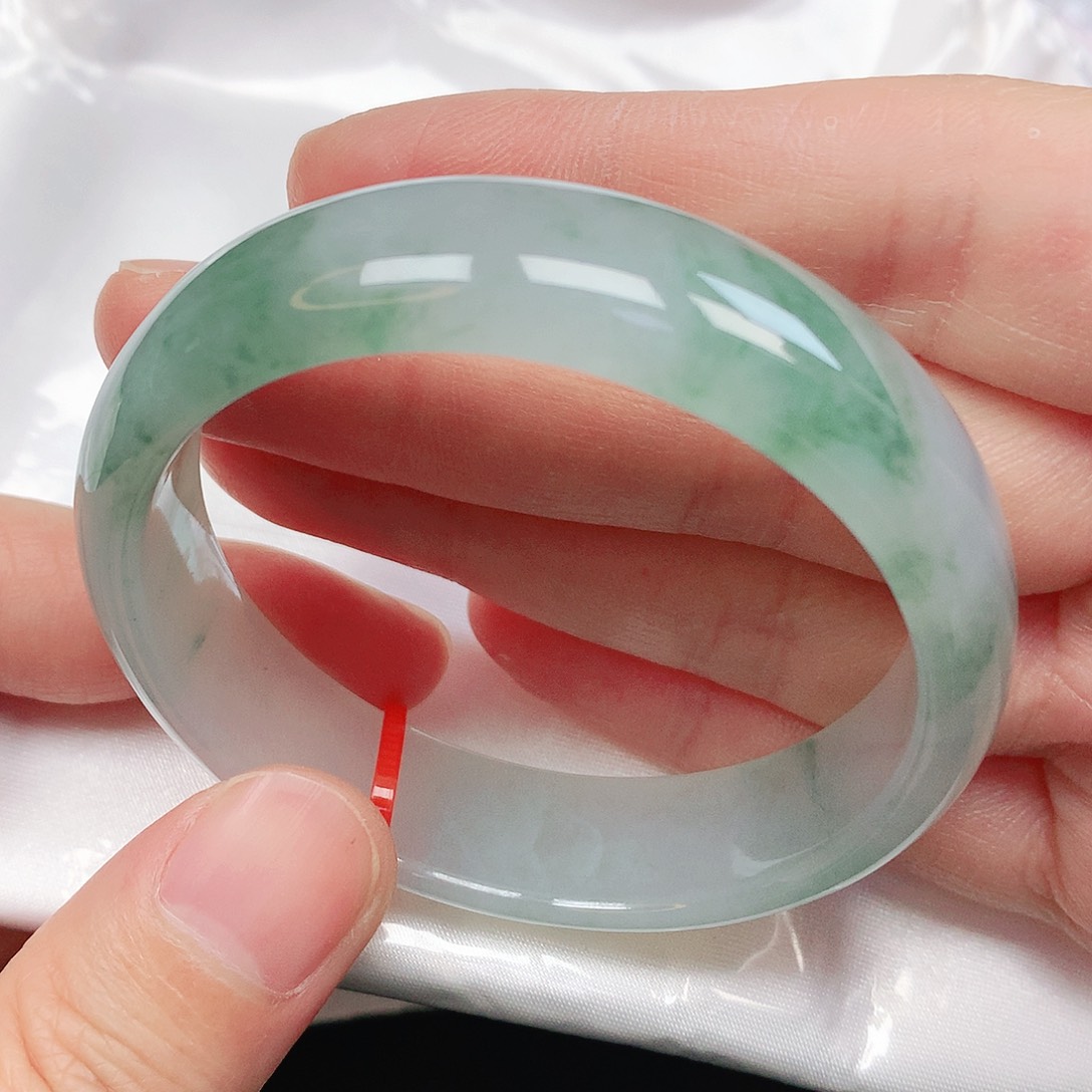 翡翠手镯未镶嵌抖音675