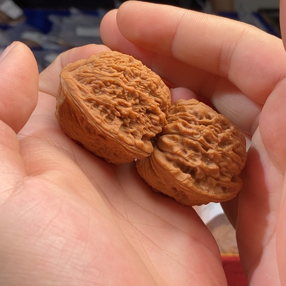 把件文玩核桃微微修南疆石