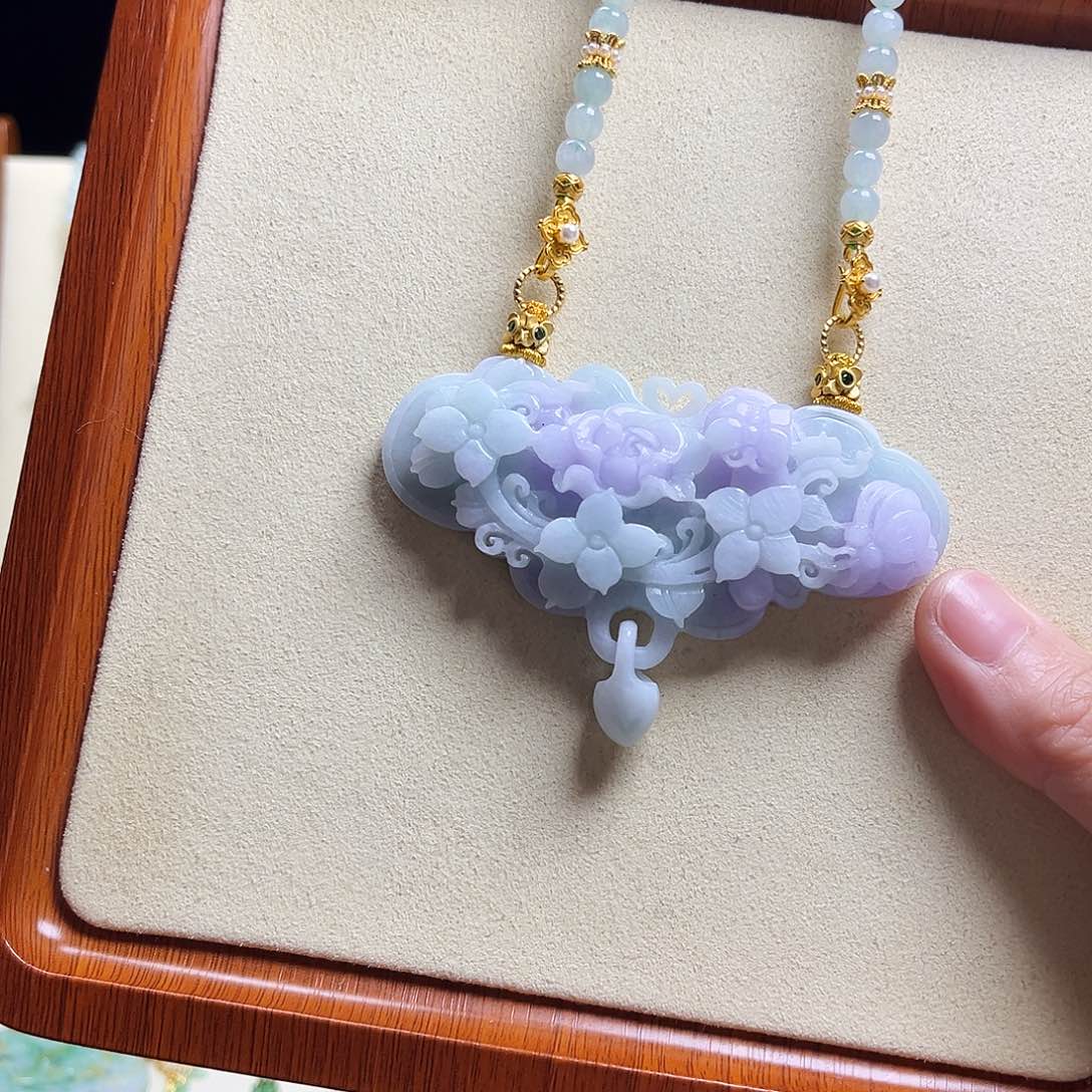 翡翠颈饰未镶嵌紫春