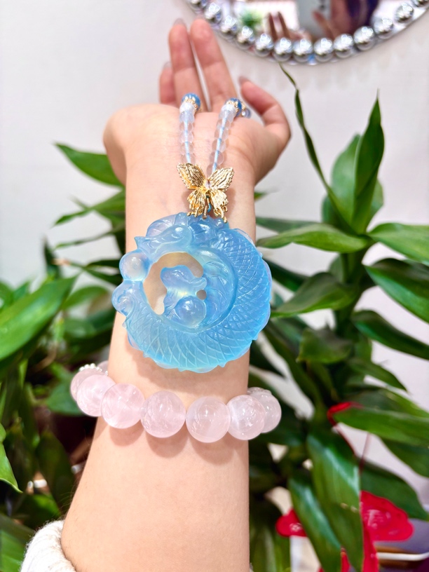 天然水晶狐牌吊坠 海蓝宝