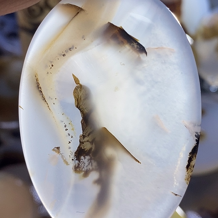 未镶嵌颈饰玛瑙/玉髓方*哥