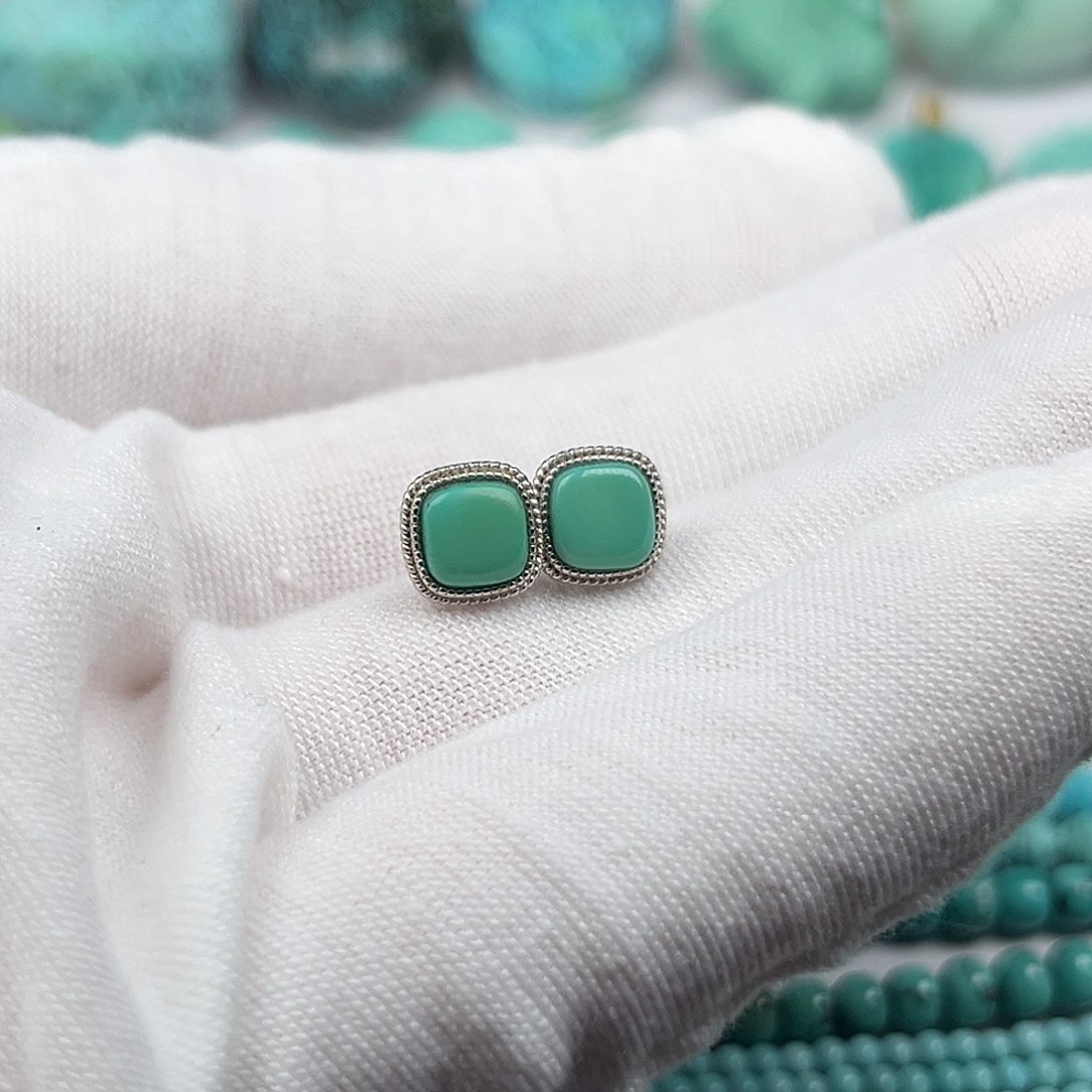 未镶嵌绿松石珠宝奇石