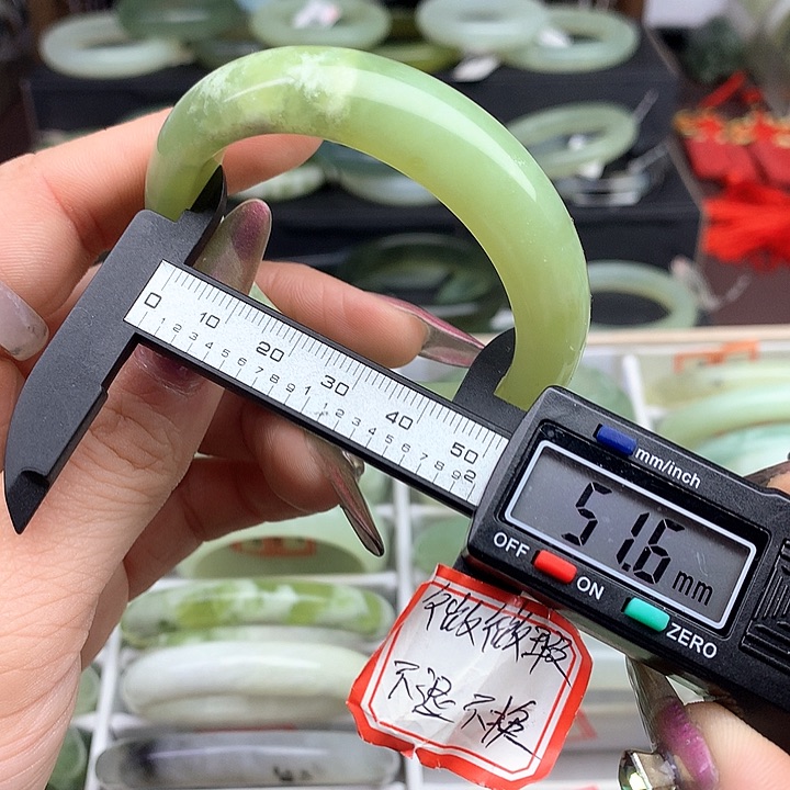 蛇纹石玉手镯未镶嵌544