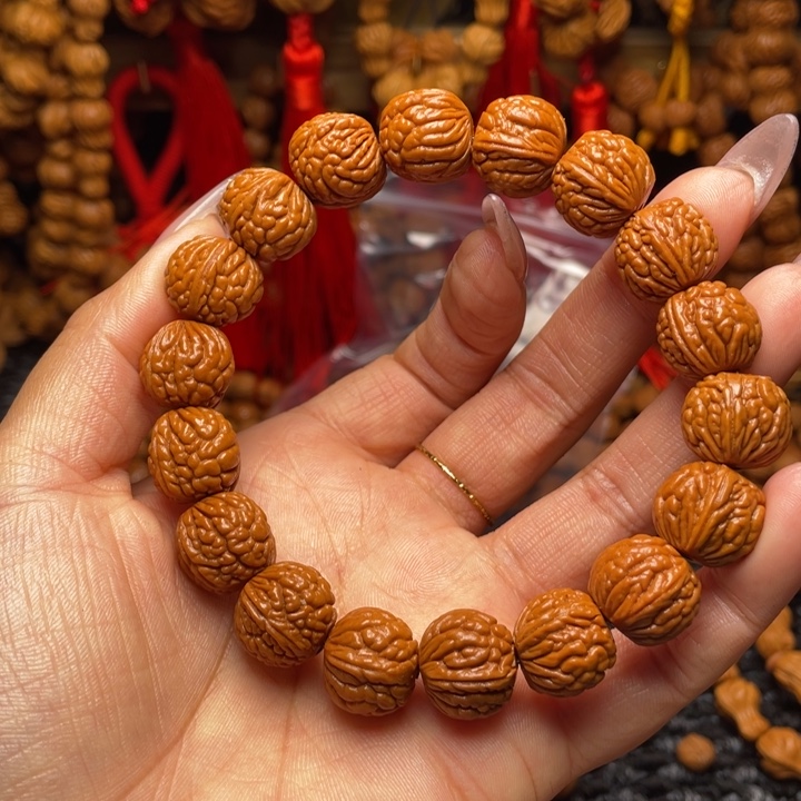 木质类龙纹桃枭手串