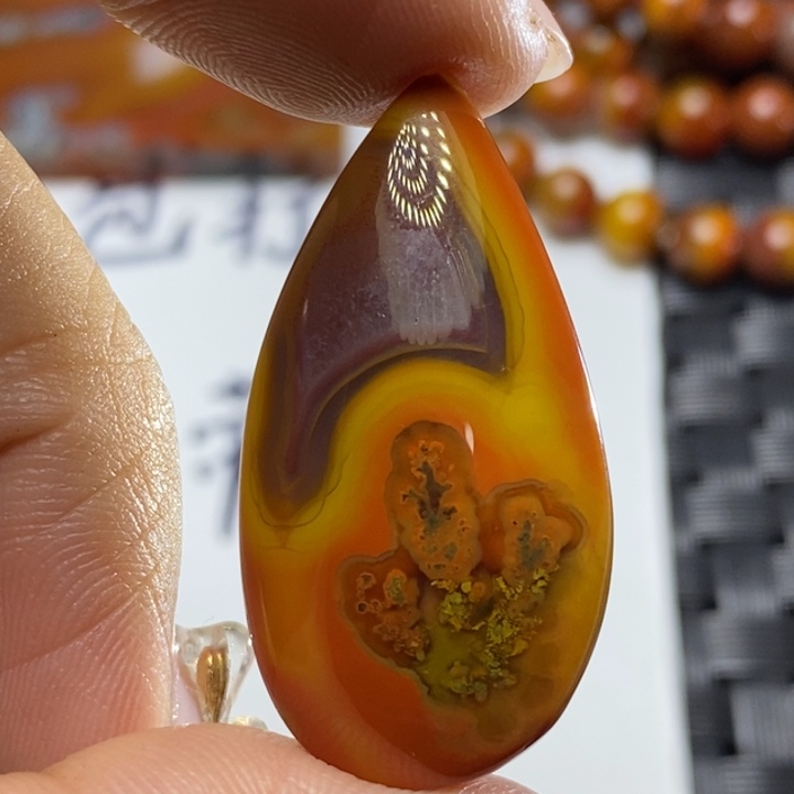 玛瑙/玉髓颈饰未镶嵌