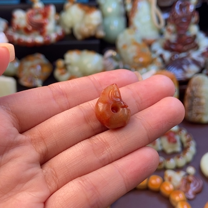 岫岩河磨玉（透闪石质玉）未镶嵌把件