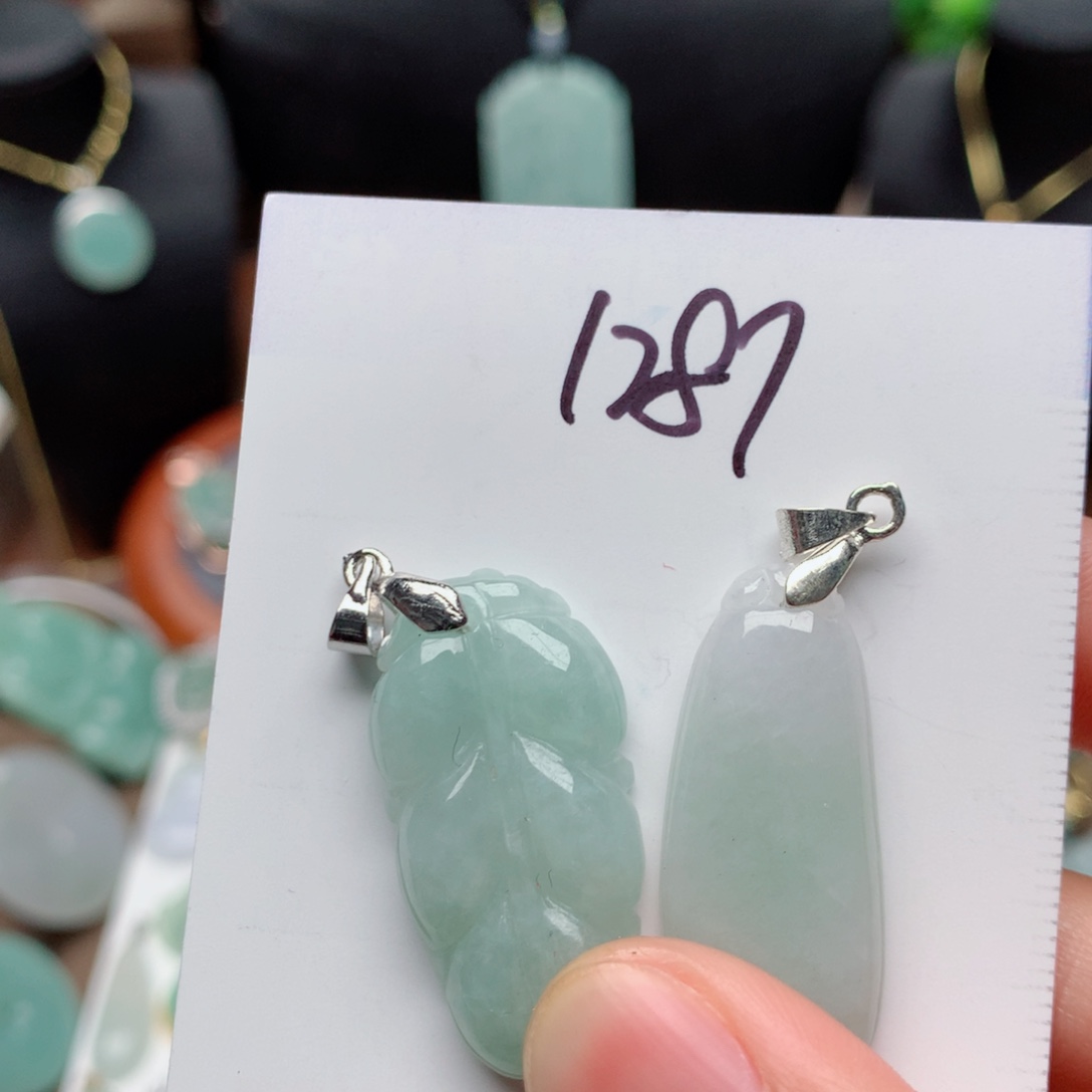 翡翠颈饰合金吊坠