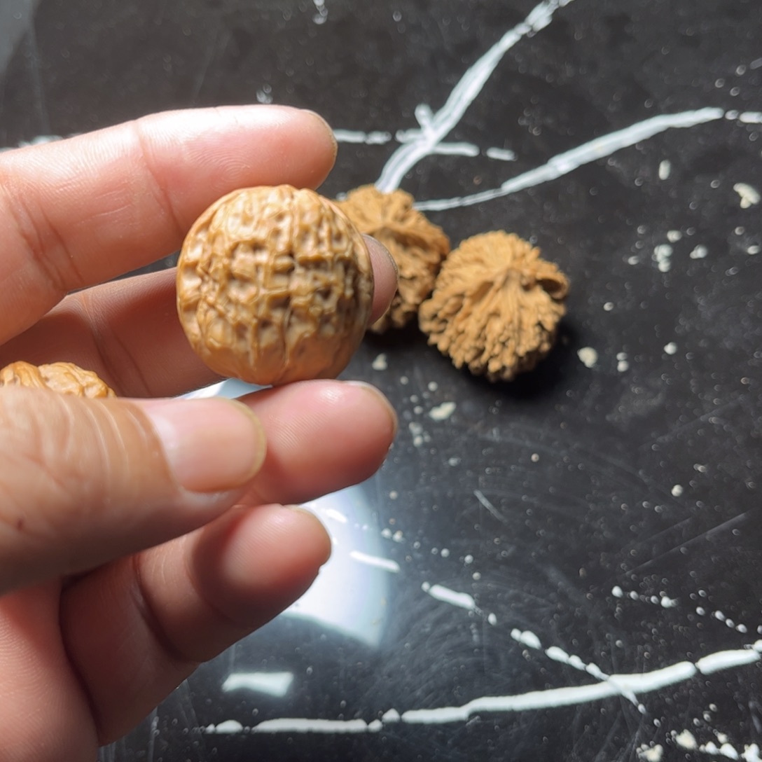 少***妈吊坠文玩核桃甲骨文