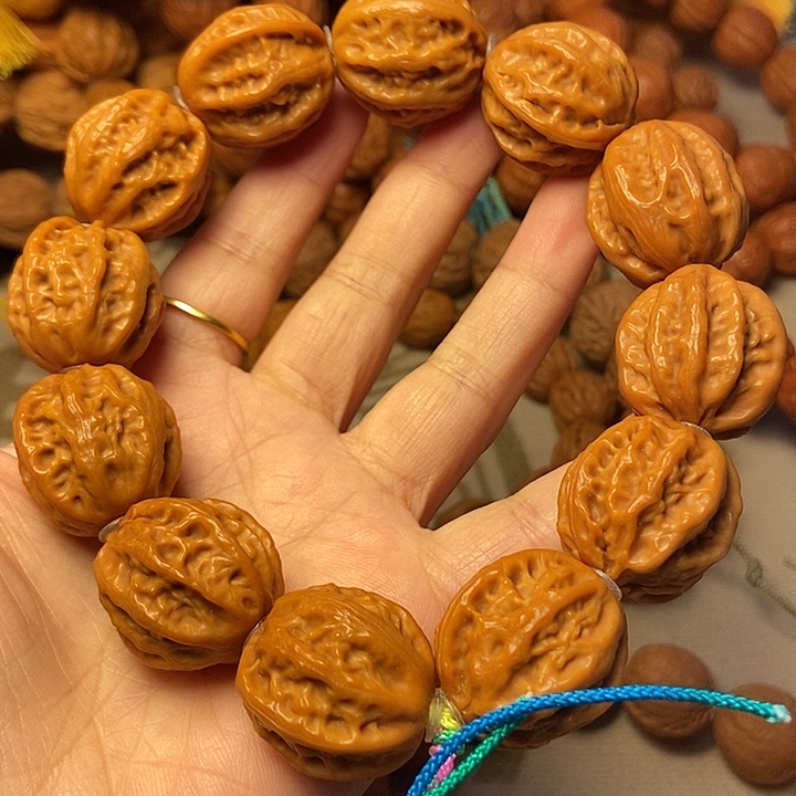 文玩核桃手串龙脊