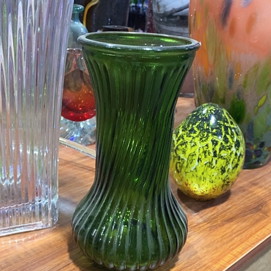 琉璃花瓶高18厘米口径7厘米