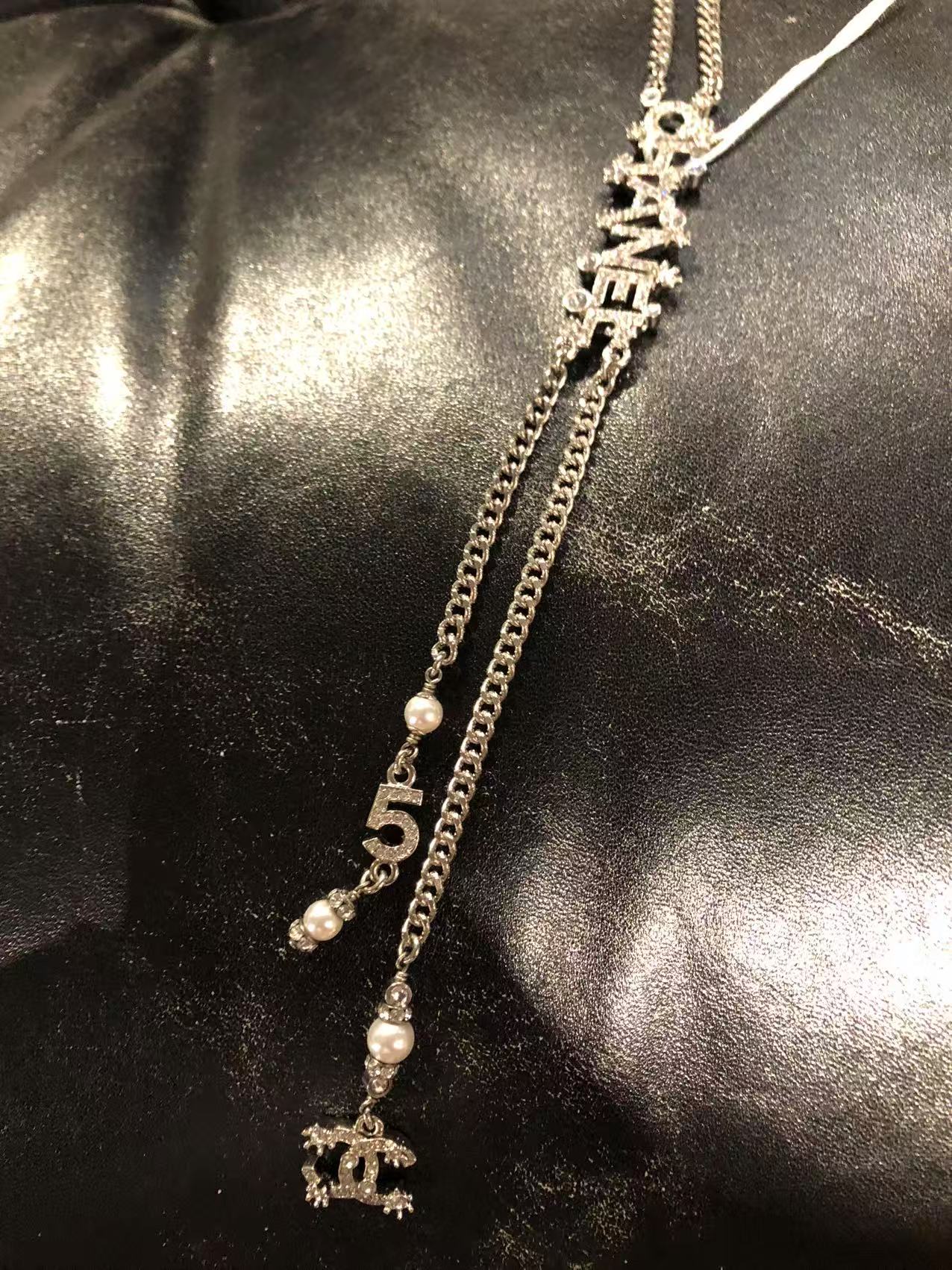 99新 Chanel/香奈儿 Chanel 23P 银色字母雪花珍珠项链/13642009