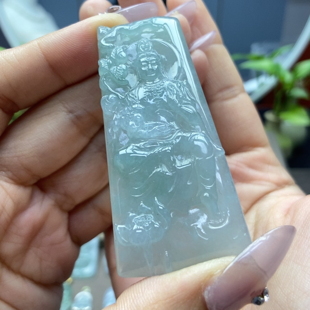 翡翠颈饰未镶嵌吊坠观音