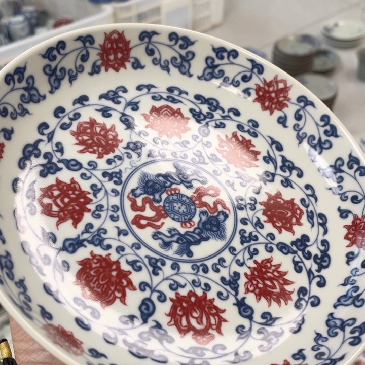 瓷片景德镇釉里红缠枝莲大壶承