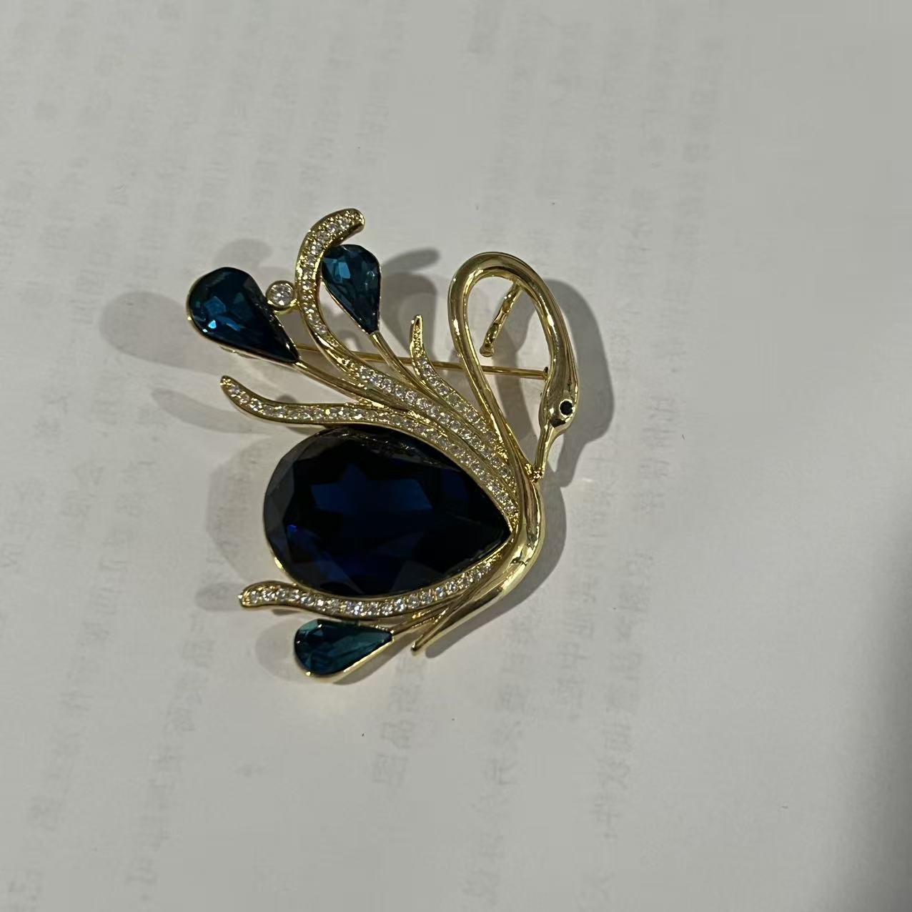 铜合金合成锆石胸针 8477 蓝色天鹅胸针