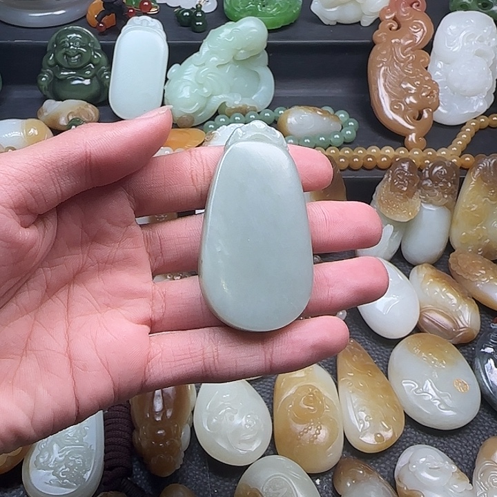 和田玉未镶嵌颈饰