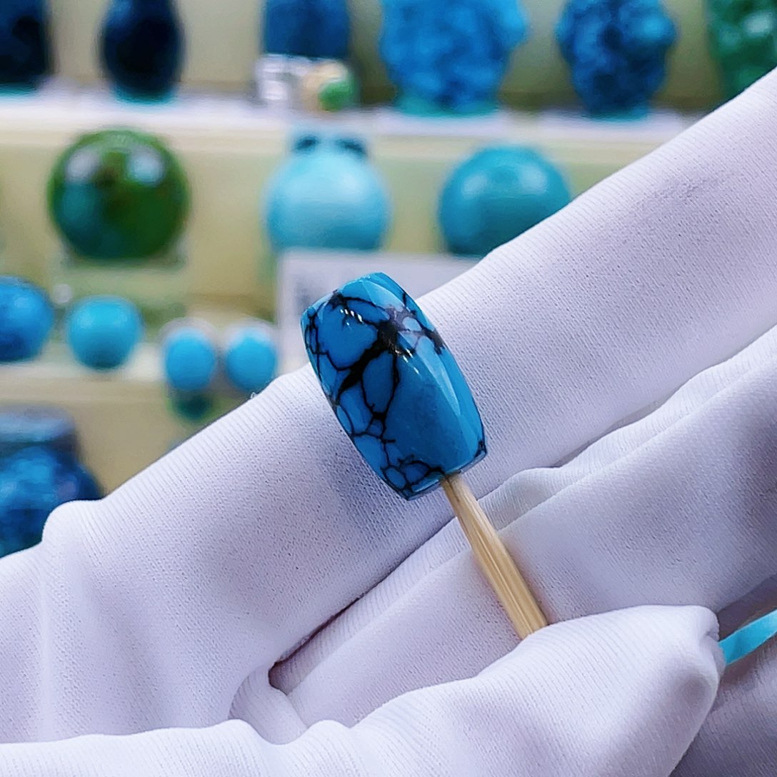 绿松石颈饰未镶嵌