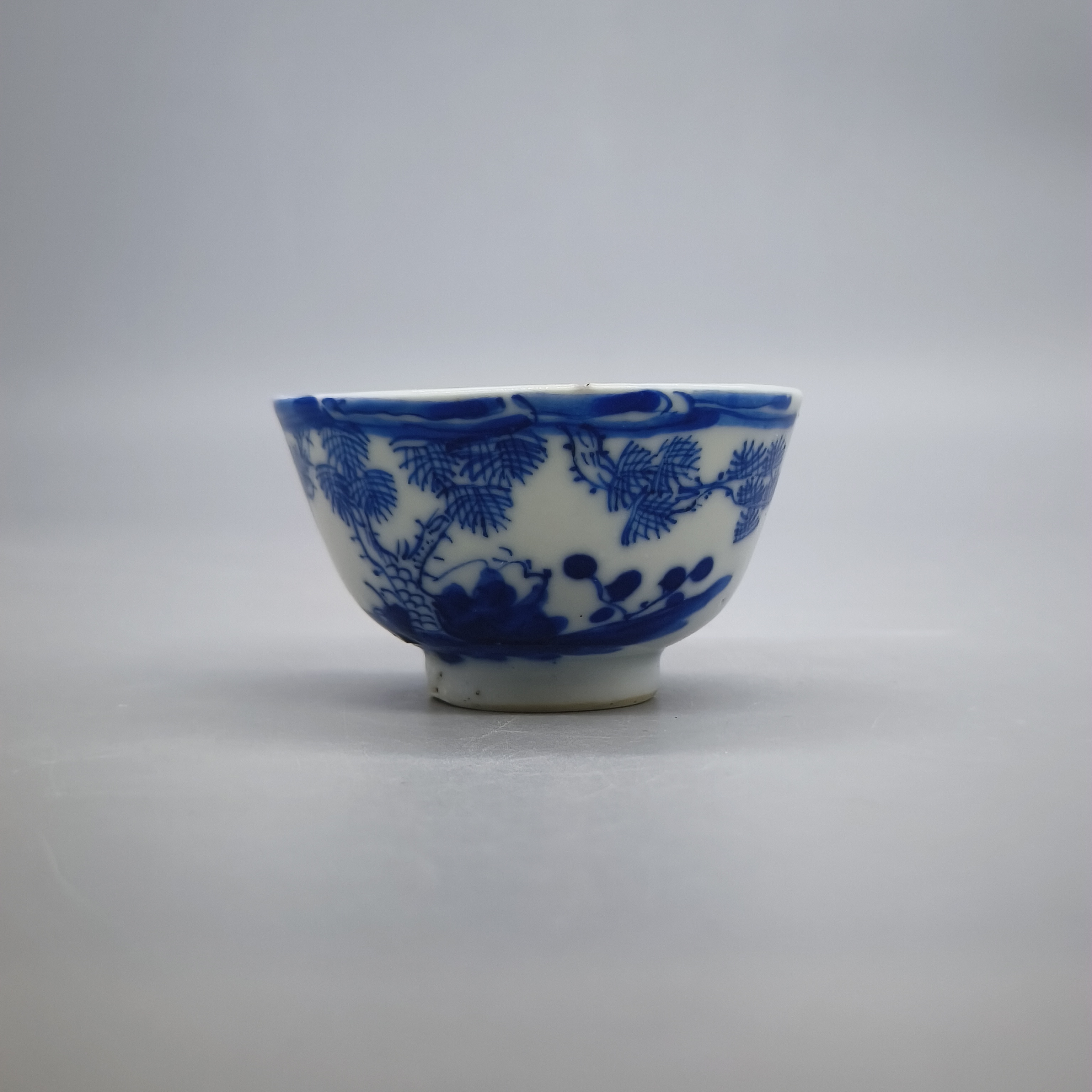 52412066*清中期青花松鹿纹杯/瓷器五/江苏省文物总店