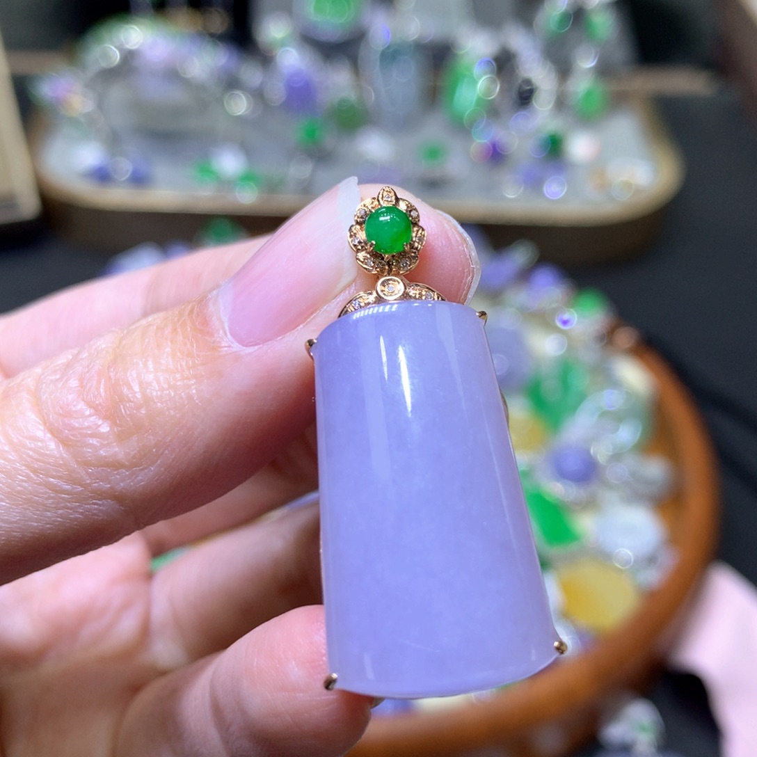 【闪购商品】翡翠颈饰18K金镶嵌翡翠吊坠项链