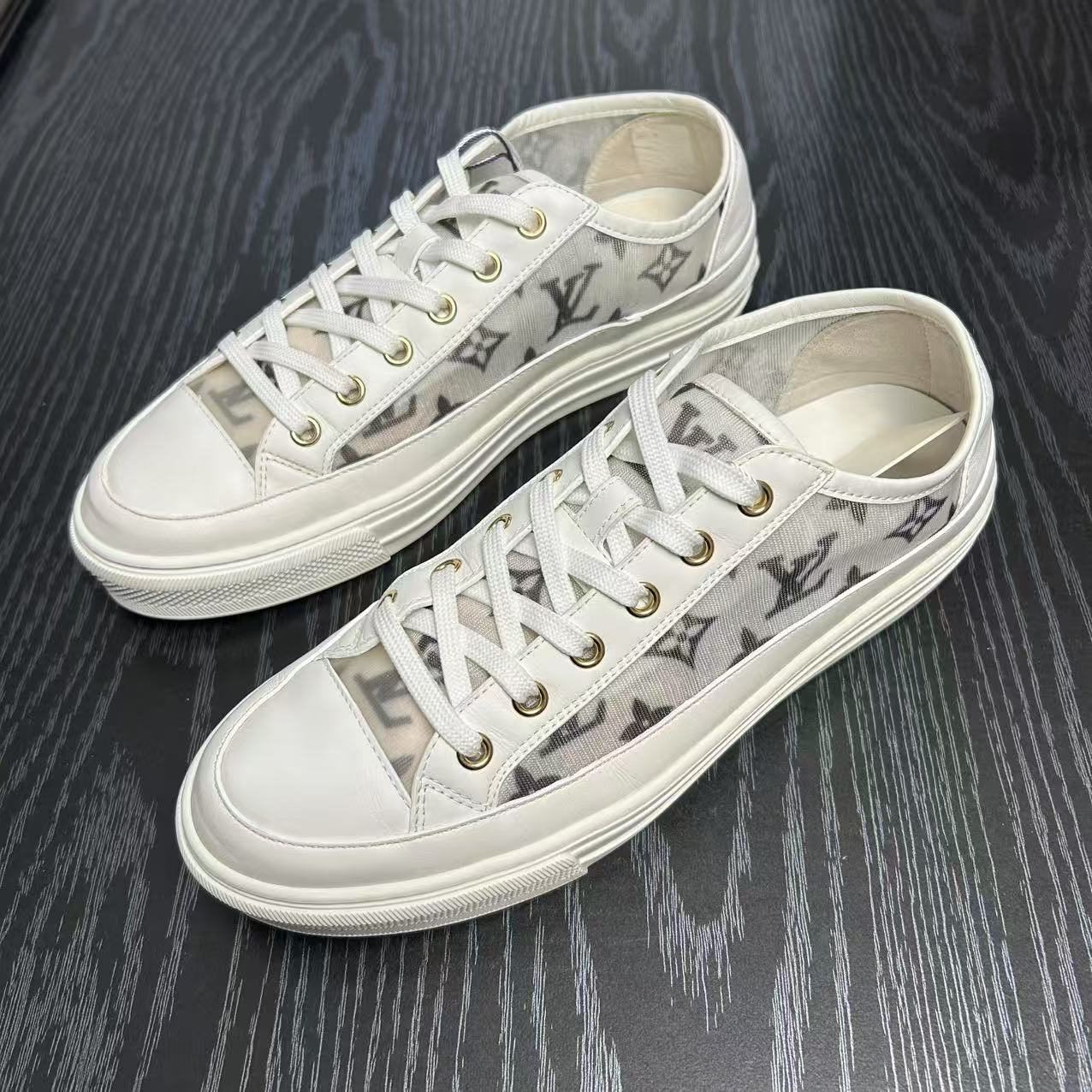 95新 LouisVuitton/路易威登 黑白网纱经典板鞋38码 lb828