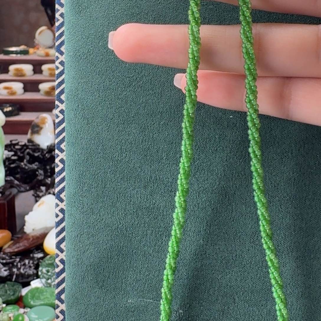 和田玉（糖玉）未镶嵌颈饰淡**囷