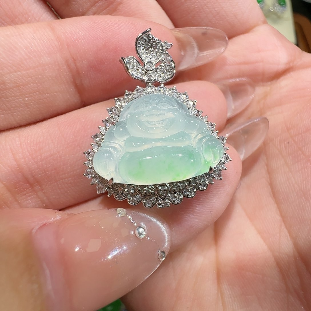 【闪购商品】颈饰18K金镶嵌翡翠