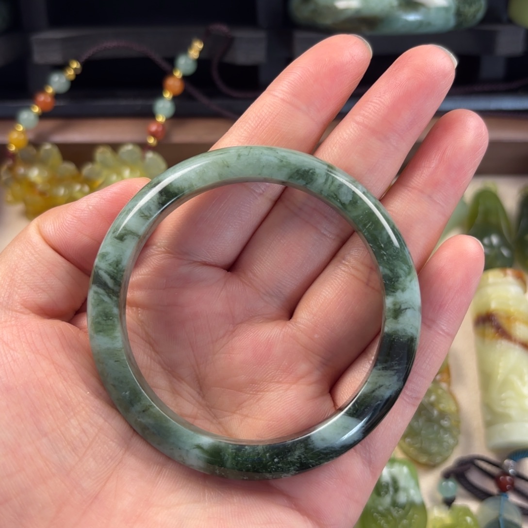 合金蛇纹石玉颈饰