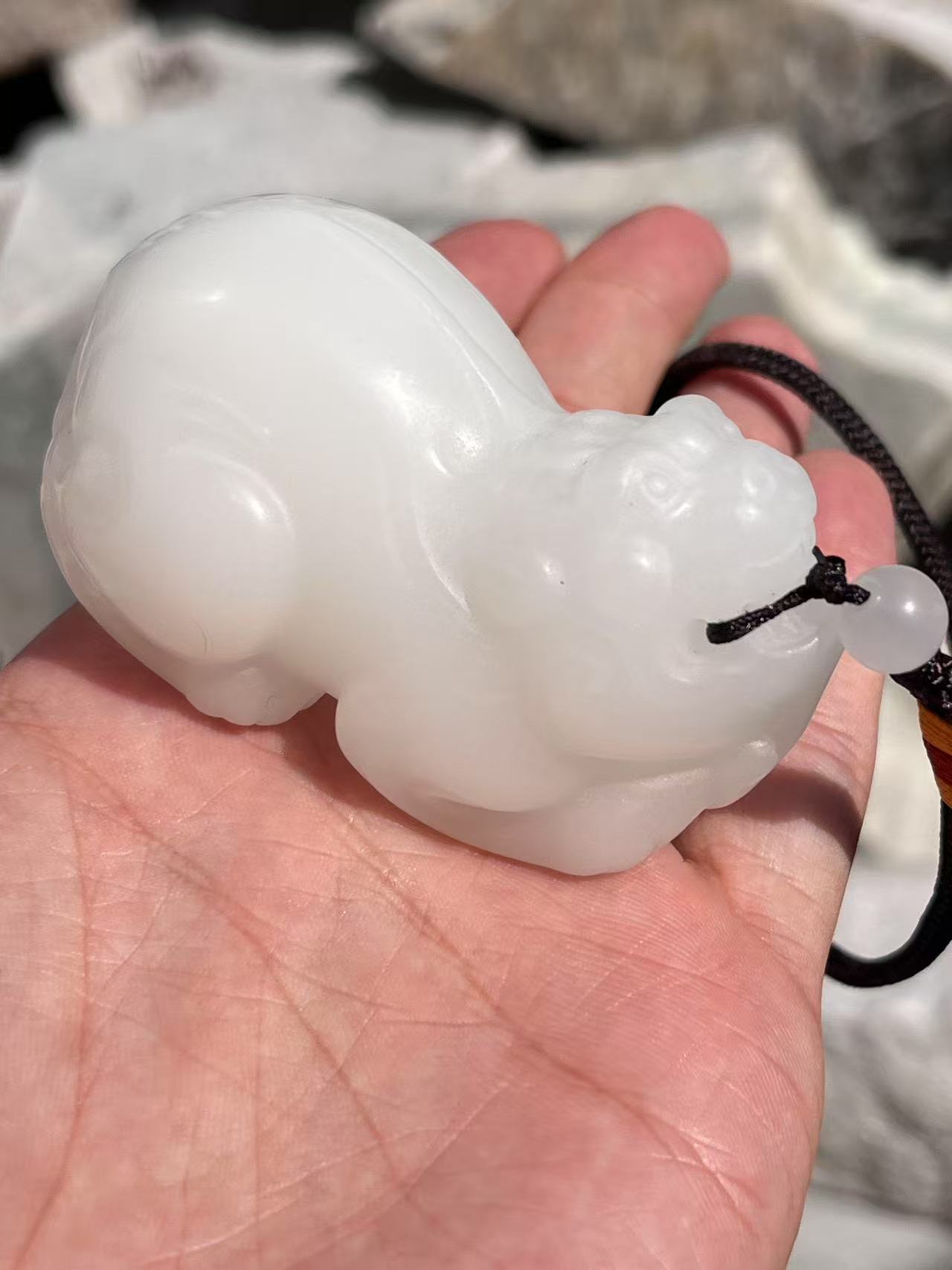 山料米达貔貅手把件