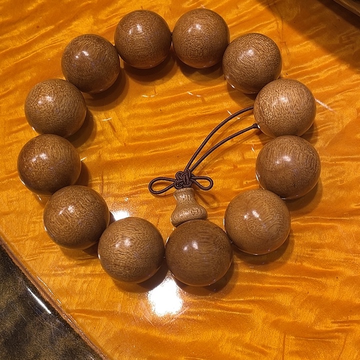 陈***晖金丝楠金丝楠木2.0手串。