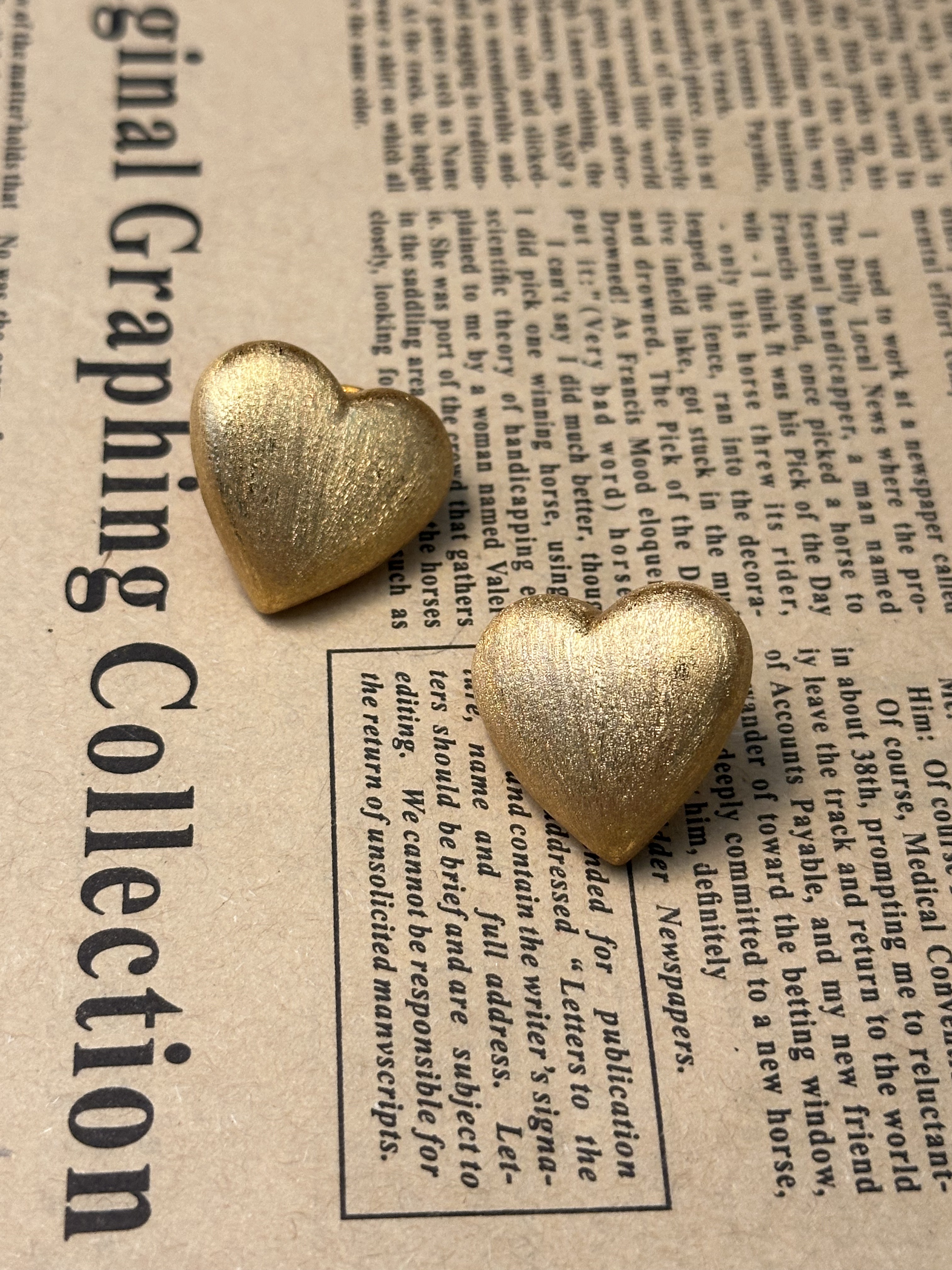 铜合金琉璃耳饰 中古镀金拉丝金爱心耳饰 E052301