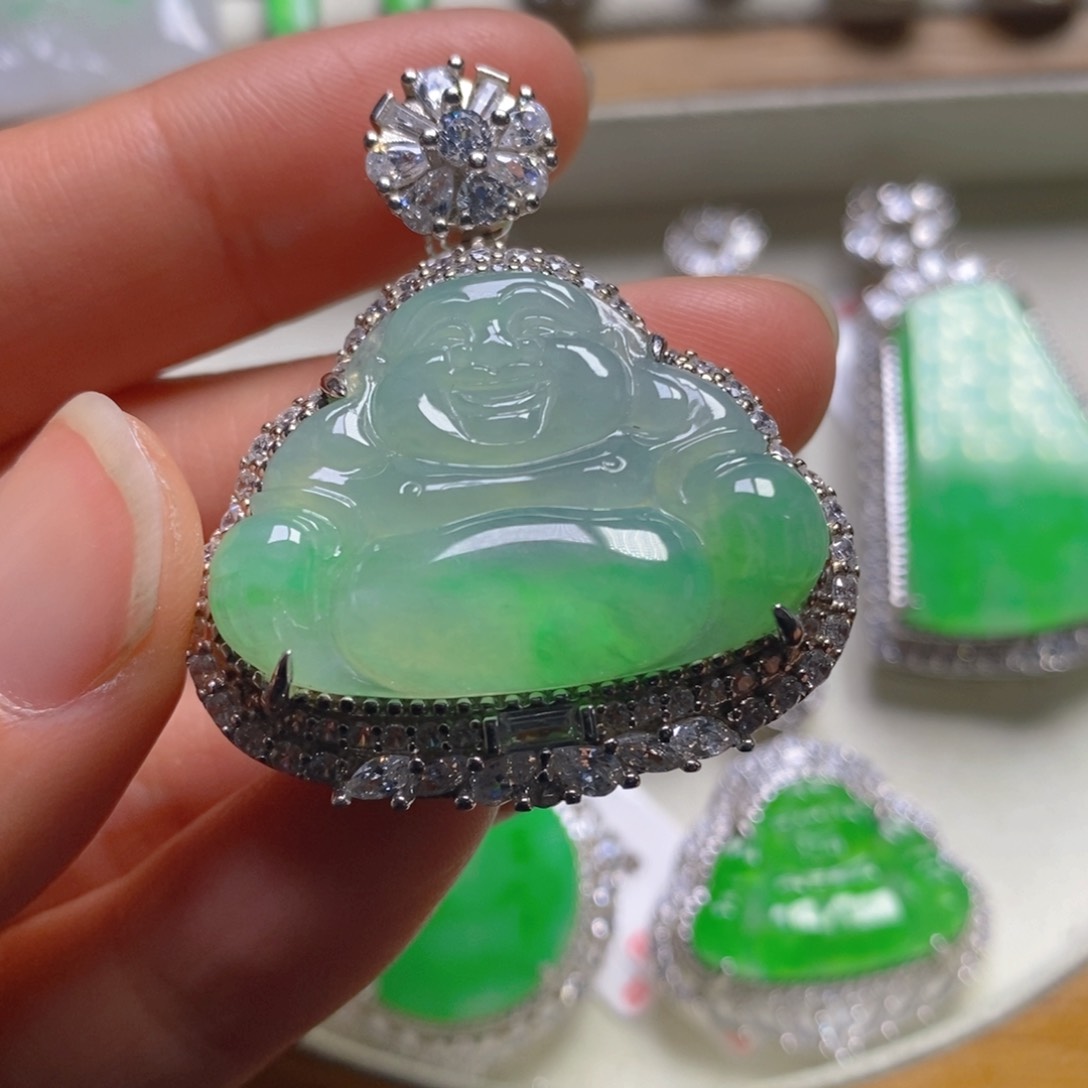 翡翠颈饰银S925镶嵌佛公吊坠