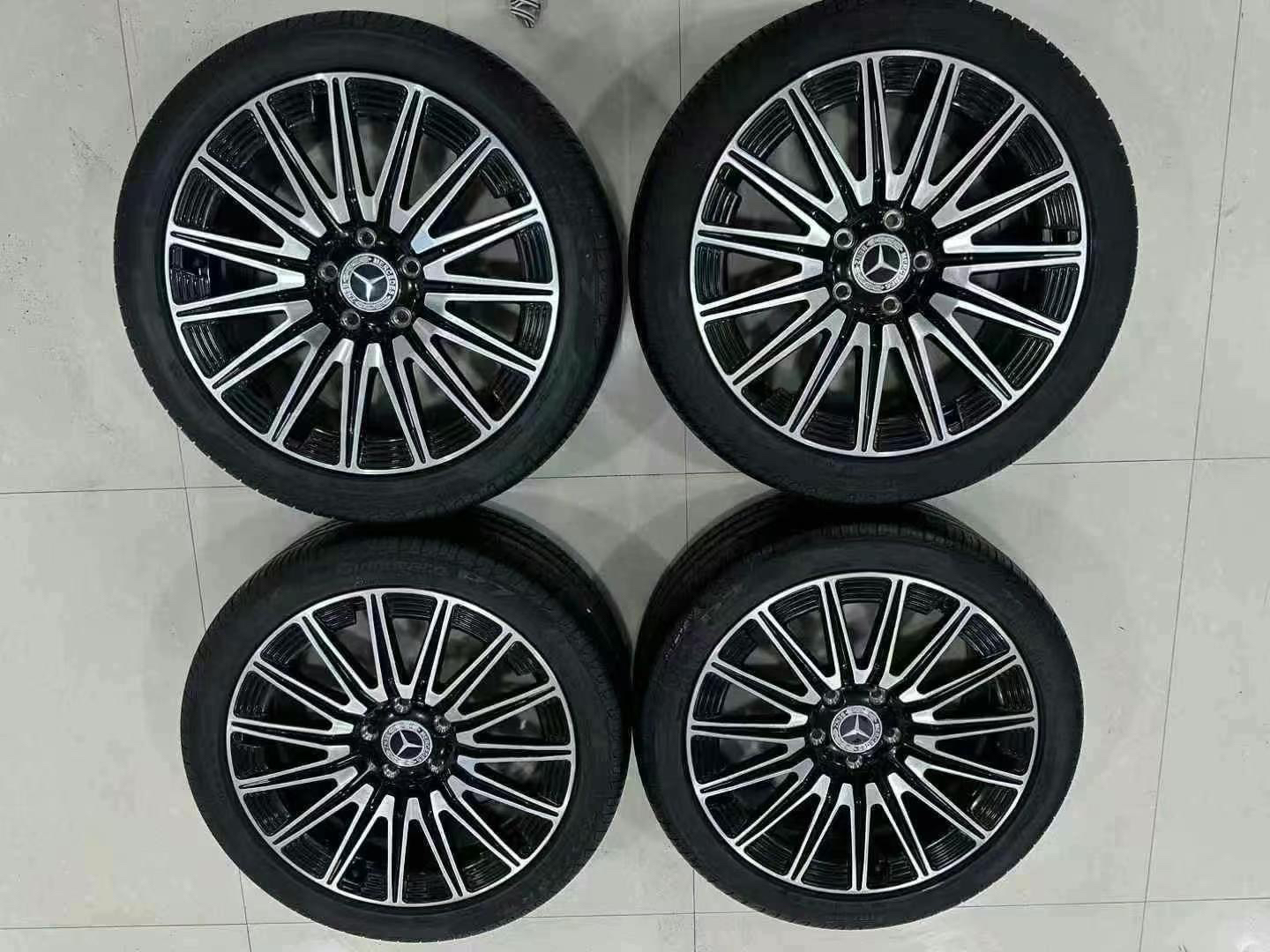 奔驰E300海外版轮毂轮胎