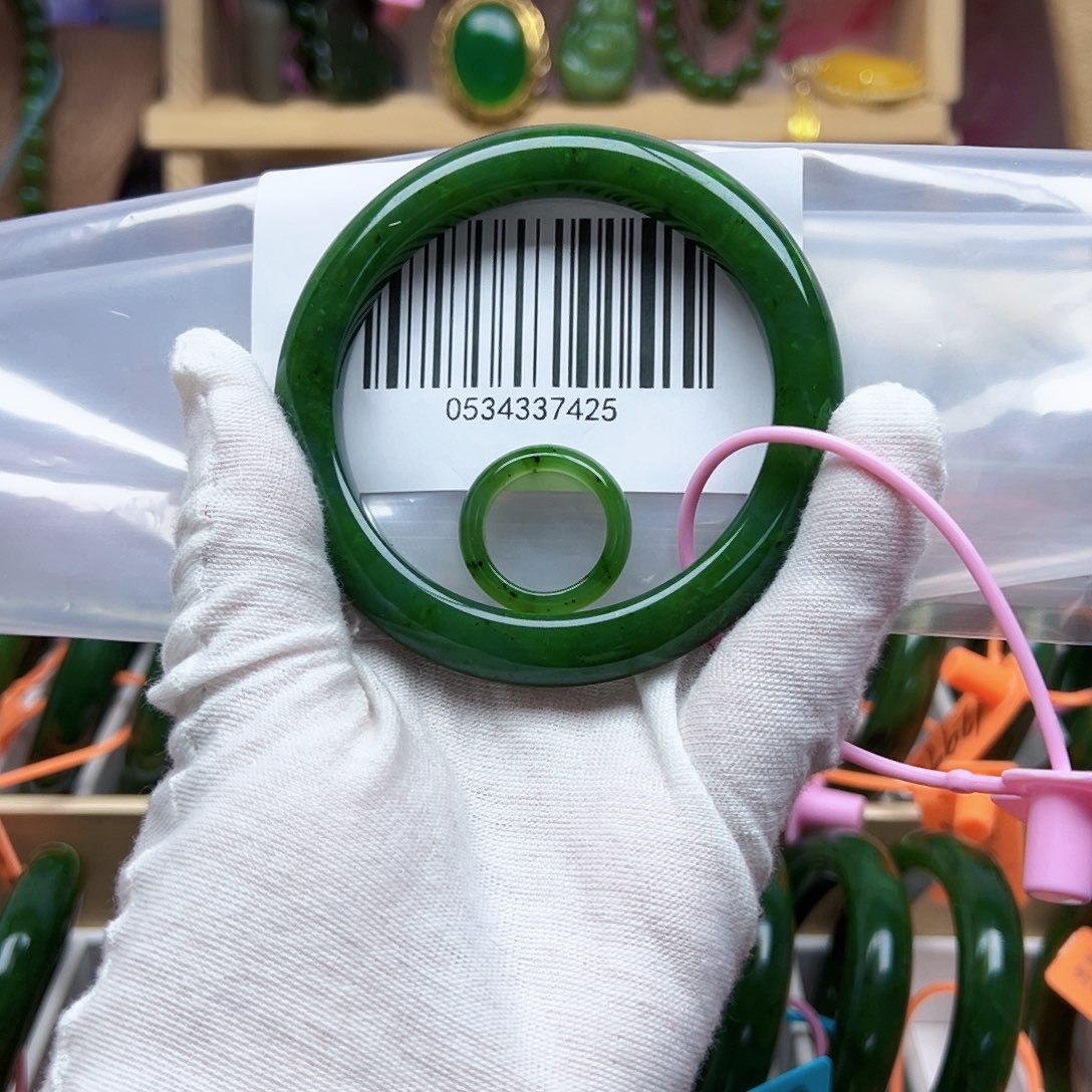 农***鹊和田玉未镶嵌手镯搭戒圈